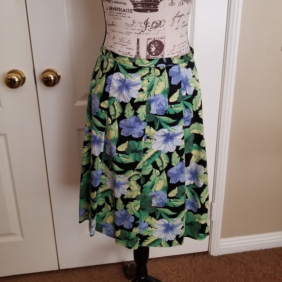 Laura Scott Skirt - Picture 3 of 4
